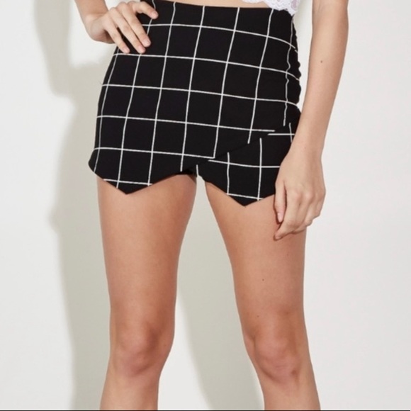 Dresses & Skirts - Black asymmetrical skort